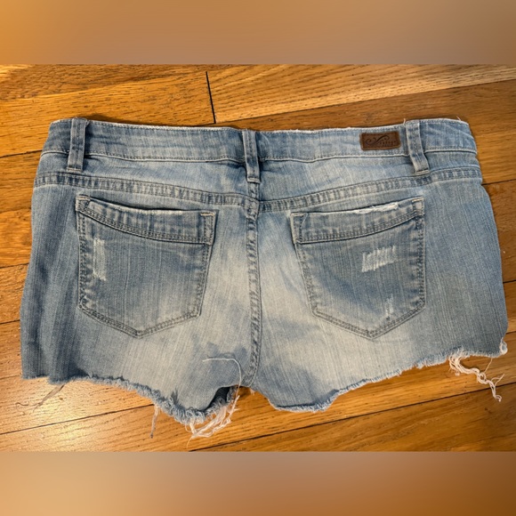 Refuge distressed jean shorts (juniors) - Picture 3 of 5